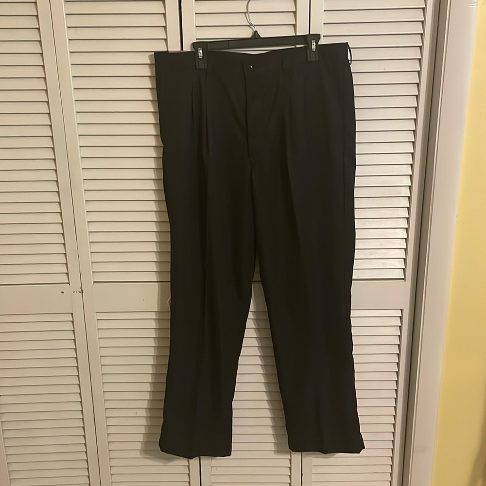 Haggar Relaxed Fit Black Dress Pants